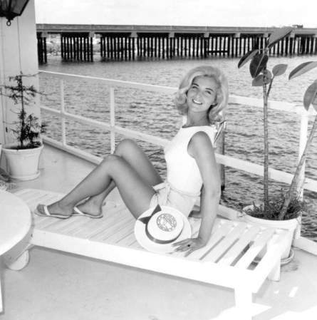 El agua, un elemento constante en Florida, al igual que otras cosas.... La foto es de 1966.