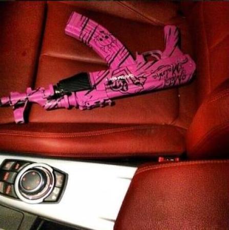 Arma de Claudia Ochoa Felix, supuesta“Emperatriz del Virus”