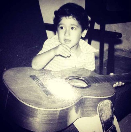 Jorge Bernal, presentador de La Voz Kids, cuando era un niño.