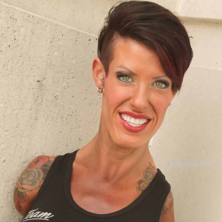 Barbie Thomas, la culturista sin brazos, todo un ejemplo de superación.