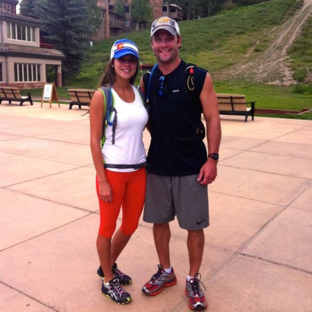 Anna Burns, la esposa del wide receiver de los Broncos Wes Welker, fue Miss Hooters International 2005.