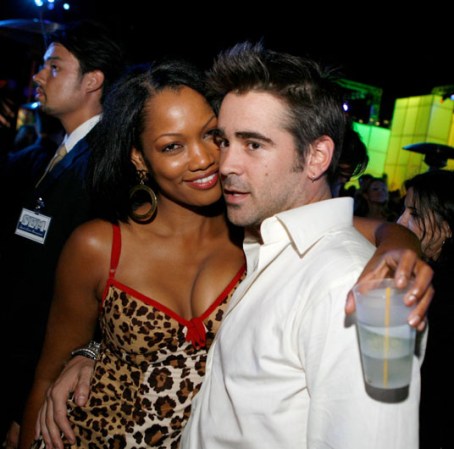 Pero su fama de chico malo lo que ha hecho es acentuar aún más su magnetismo. En la imagen se le ve compartiendo con la actriz Garcelle Beauvais en una fiesta tras el estreno de "Miami Vice".