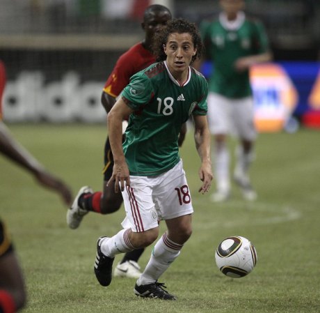 Guardado nació en Guadalajara, Jalisco el 28 de septiembre de 1986.