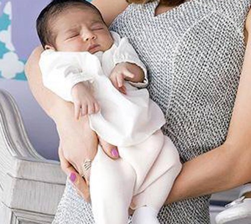 JACKY BRACAMONTES Y MARTÍN FUENTES, felices con su pequeña Carolina desde el 9 de julio