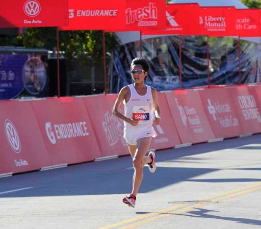Con alta participación y grandes medidas de seguridad se celebró la maratón de Chicago.