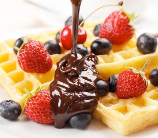 Pancakes y waffles: Los alimentos con alto contenido de azúcar afectan el deseo sexual, estos alimentos producen problemas de circulación y disminución en los niveles de testosterona.