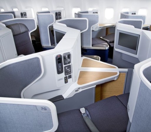 La aerolínea busca atraer clientes de otros países y para lograrlo, se ayudó del 777-300ER, el cual es el primer avión de este tipo ahorrador de gasolina en Estados Unidos.