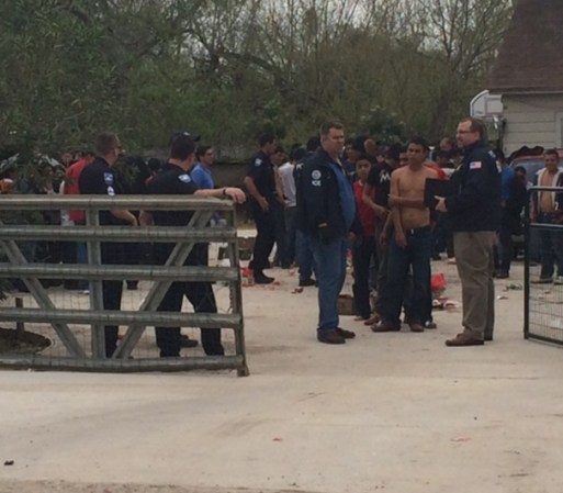A continuación más fotos sobre los inmigrantes encontrados en una casa.