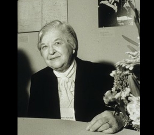 2. Stephanie Kowlek: Esta mujer polaco-estadounidense, creó el poliparafenileno tereftalamida… y si no eres químico y no reconoces el término, aquí va otra pista… ¡se usa para detener las balas!