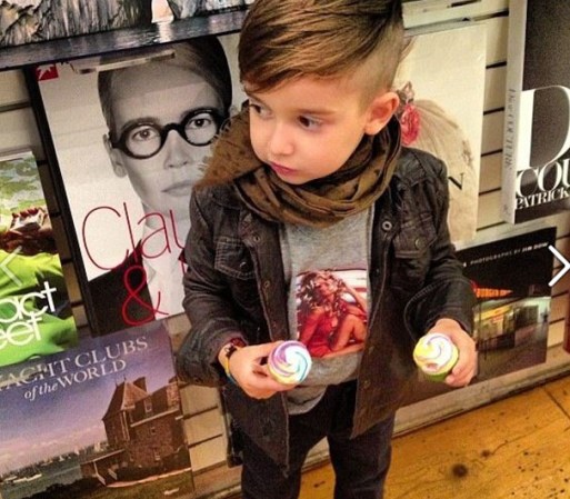 Este niño “fashion” tiene miles de seguidores en todas las redes sociales y su página de admiradores aumenta día con día.