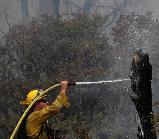 Bomberos de todos los rincones de California y estados vecinos, ya están en esa región del norte del estado, esperando que su ayude facilite controlar de una vez por todas al siniestro.