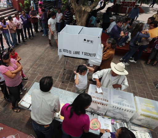 En Tepoztlán, Morelos, también los electores acudieron a las urnas desde temprana hora.