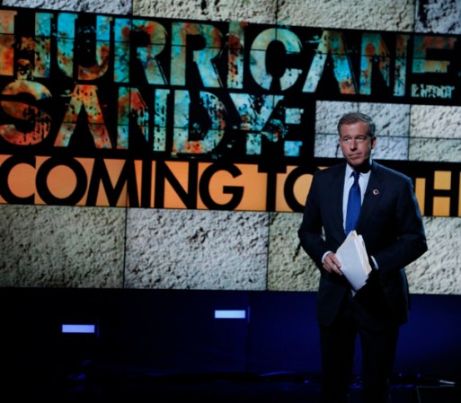 Brian Williams, el presentador de noticias de Nightly News, estuvo presente en el evento.