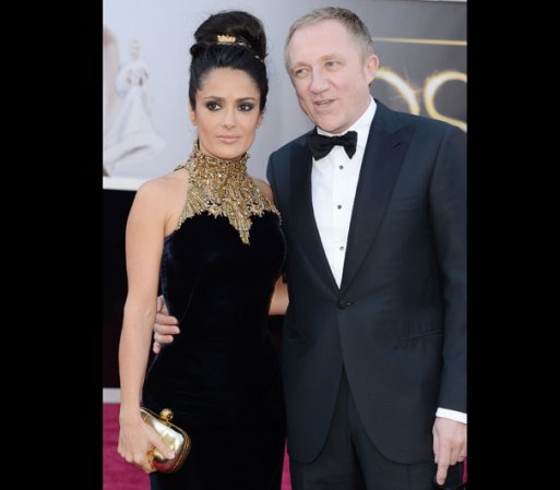 Para no perder la costumbre, Salma estuvo en todo momento con su esposo, el francés Francois-Henri Pinault.