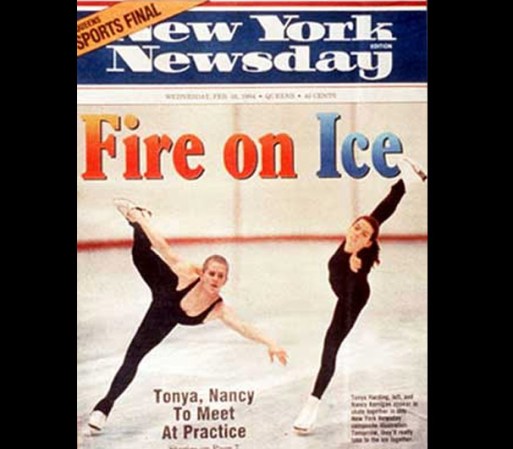 Todos recordamos a las rivales del patinaje artístico Tonya Harding y Nancy Kerrigan… pero en realidad, ellas nunca practicaron juntas como la foto muestra. La revista aclaró diciendo “mañana tomarán la pista juntas de verdad”.