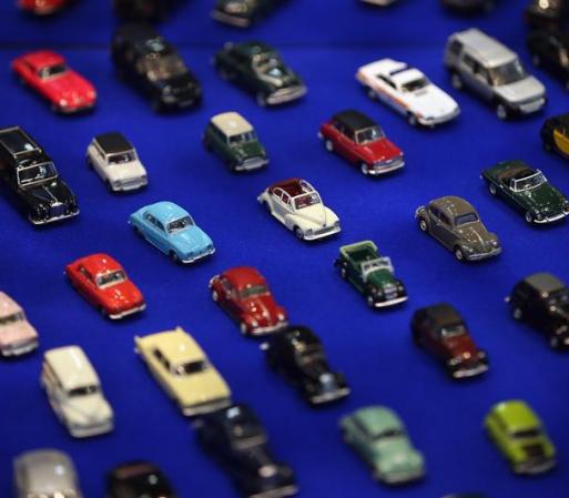Los coches miniatura han cautivado a los niños de todas las generaciones.