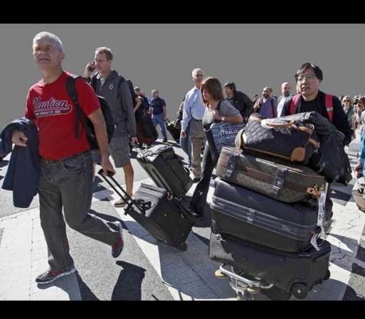 # 9 Los Ángeles (LAX), en lo que va del 2013 lleva un 18.9 % en retraso de llegadas de vuelos y un 17.9 % en salidas.