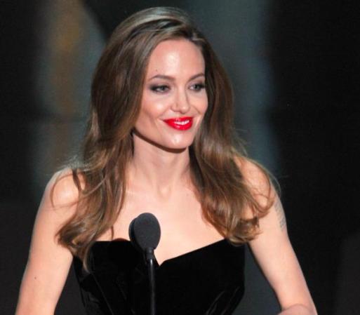 Angelina Jolie fue quien anunció a los nominados de Mejor Guión Adaptado y Mejor Guión Original.