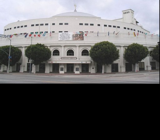 Angelus Temple, 1100 Glendale Blvd. Los Ángeles, era la casa central de adoración para la iglesia Internacional del Evangelio Cuadrangular, en el área de Echo Park.