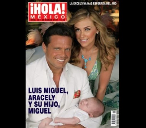 Esa misma revista también mostró a la famosa pareja con su recién nacido.