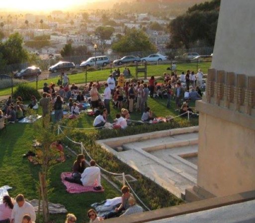 Parque de arte Barnsdall <br />4800 Hollywood Blvd.<br />Los Ángeles, 90027