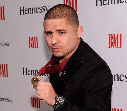 Larry Hernández, cantante y compositor