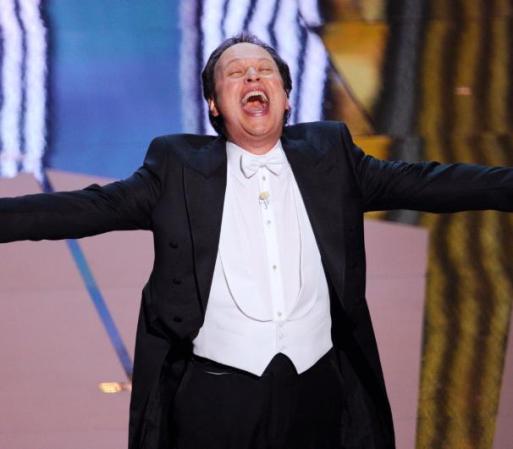 Billy Crystal el conductor de esta entrega inició con una parodia de algunas de las cintas nominadas.
