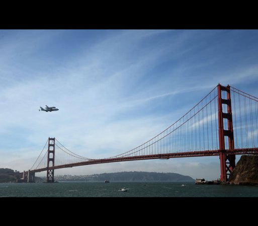 El vuelo del Endeavour recorrió varios puntos del área de la bahía, pero el principal sin duda fue el puente Golden Gate.