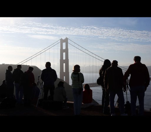 Despues se dirigieron al norte, hacia la capital de California, Sacramento, así como al área de San Francisco.