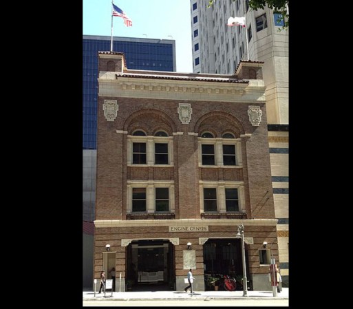 Engine Company No. 28, 644--646 S. Figueroa St., Los Ángeles, fue construido en 1912, y sirvió por muchos años como sede para el departamento de bomberos.