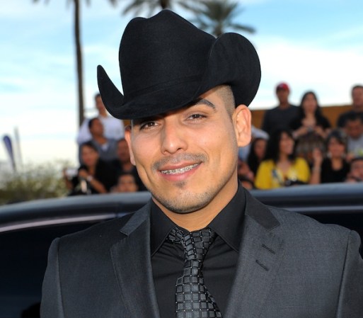 El cantante Espinoza Paz es una de las estrellas musicales latinas nominadas por un panel de profesionales de la industria.