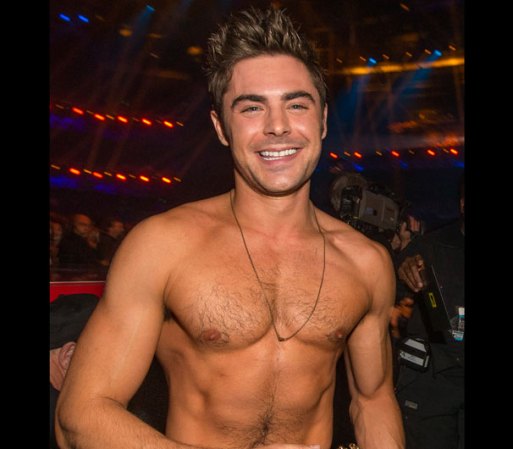 Zac Efron: Dicen que juega deportes por horas y después sigue su vida normal sin antes darse una ducha.