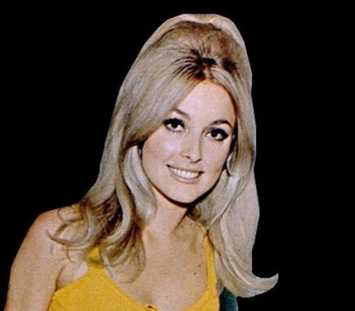 La actriz Sharon Tate murió apuñalada a los 26 años de edad.