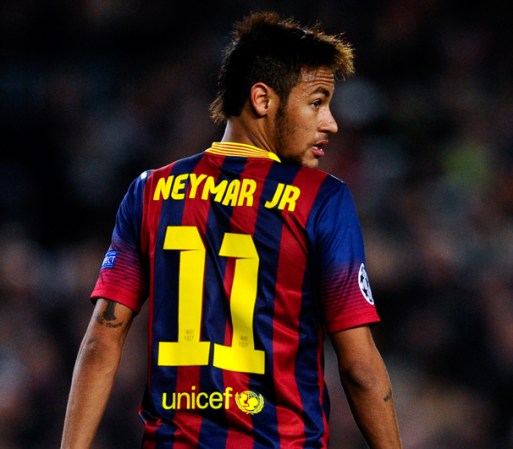 Neymar: $ 19.5 millones. Este joven brasileño es casi casi el rey de los patrocinios ya que tiene contratos con Nike, Konami, Panasonic, Red Bull, Volkswagen, por nombrar algunos.