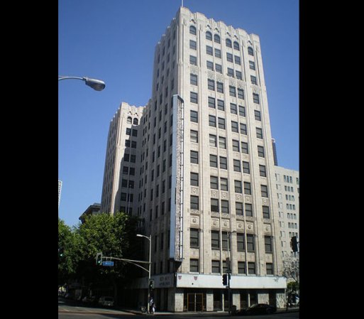 Garfield Building, 403 W. 8th St. Los Ángeles, la construcción tomó lugar entre los años 1928 y 1930. Fue diseñado por el arquitecto americano Claud Beelman.
