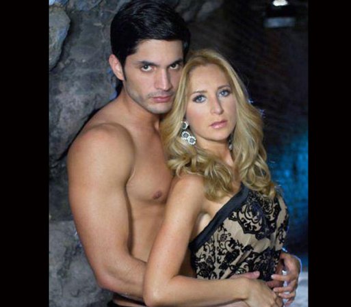Geraldine Bazán inició su carrera internacional en Miami en 2004 cuando fue contratada por Venevision Internacional y Fonovideo para grabar en Miami la telenovela, Soñar no cuesta Nada.