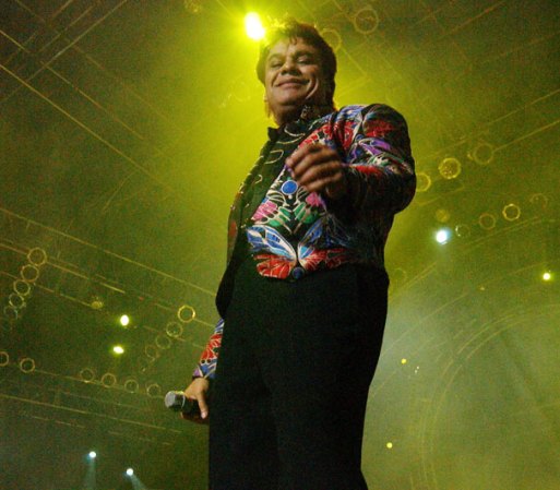 Juan Gabriel nació en Parácuaro, Michoacán, el día 7 de enero de 1950, en la calle 5 de mayo (hoy calle Juan Gabriel). Su nombre original es Alberto Aguilera Valadez .