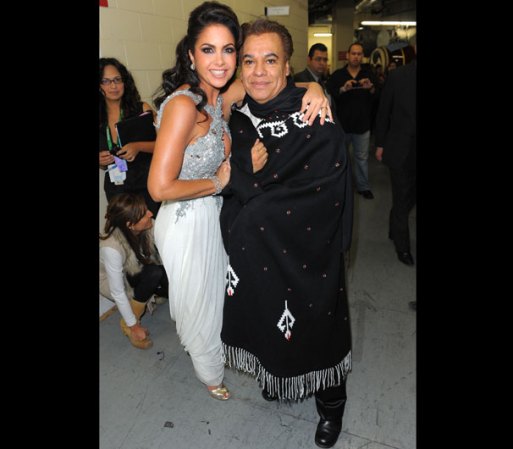 En esta institución conoció a la directora Micaela Alvarado, y a Juan Contreras, maestro de hojalatería, quien le enseñó a trabajar y a desarrollar su sentido de observación. Alberto siempre lo vio como un padre, maestro y amigo; desde ese momento se convertiría en su protector.