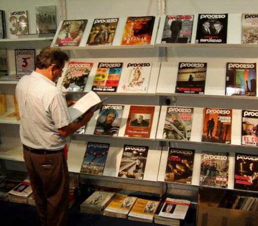 La revista mexicana Proceso también estuvo presente en esta feria del libro.