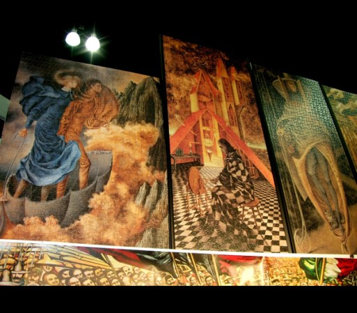 Entre los rompecabezas mas vendidos estuvieron los que representaban el arte de la pintora Remedios Varos.