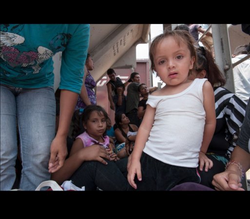 Solalinde dijo que: “El migrante es una mercancía sometida a extorsiones, robos y secuestros durante el camino. A algunos los matan, otros tienen la suerte de caer en blando y solo resultan heridos, otros son mutilados".