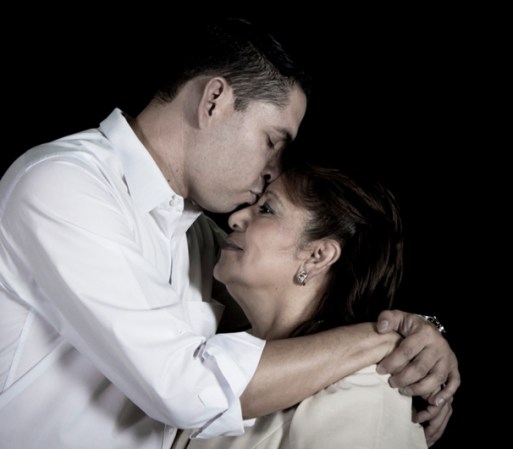 Alejandro Navarro y su mamá Tita de Navarro