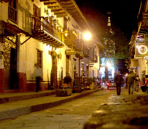 MAZAMITLA, JALISCO. La tranquilidad del bosque, su agradable ambiente y su comida típica le dan un atractivo especial, caminar por el pueblo y descubrir el encanto de sus rincones es una experiencia reconfortante.
