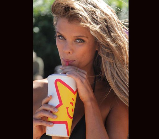Nina es del signo Aries.