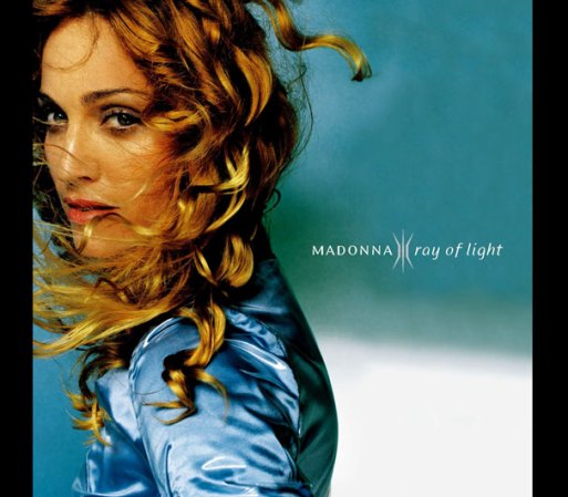 En 1998 Madonna grabó “Ray of Light” con éxitos como “Frozen”, “Nothing Really Matters” y “Ray of Light”.