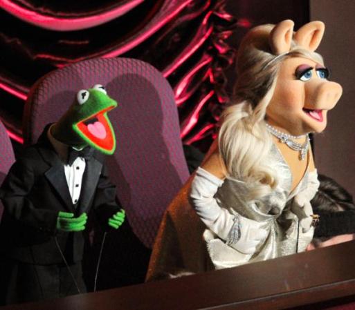 La Rana René y Miss Piggy fueron quienes tuvieron el honor de presentar el espectáculo del Cirque Du Soleil.