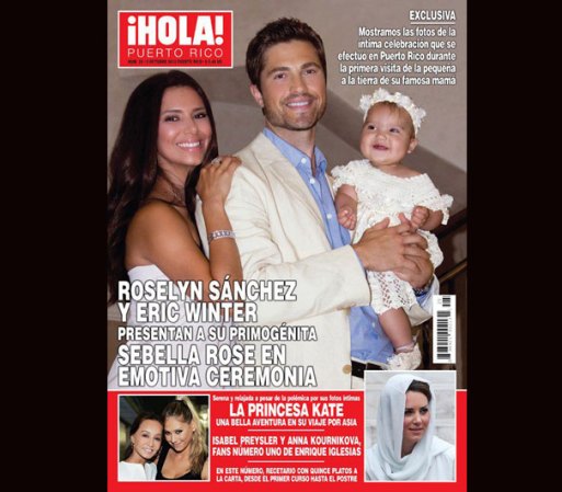 Su primer papel de actuación fue para la novela estadounidense As the World Turns y Roselyn protagonizó el papel de Pilar, quién fue el primer personaje latino en la historia de la telenovela. En la foto, la portada de la revista ¡Hola! en un cuadro familiar.