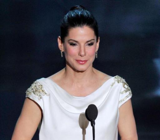 Sandra Bullock fue otra de las presentadoras de la noche.