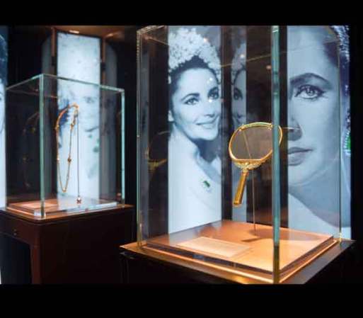 La joyería Bvlgari en su sucursal de Beverly Hills California, inició una exhibición muy singular y valiosa.