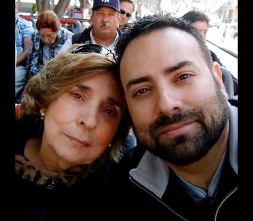 Eduardo Delgado (Web Editor) y su mamá Abigail, disfrutando de un paseo por la ciudad de Puebla.